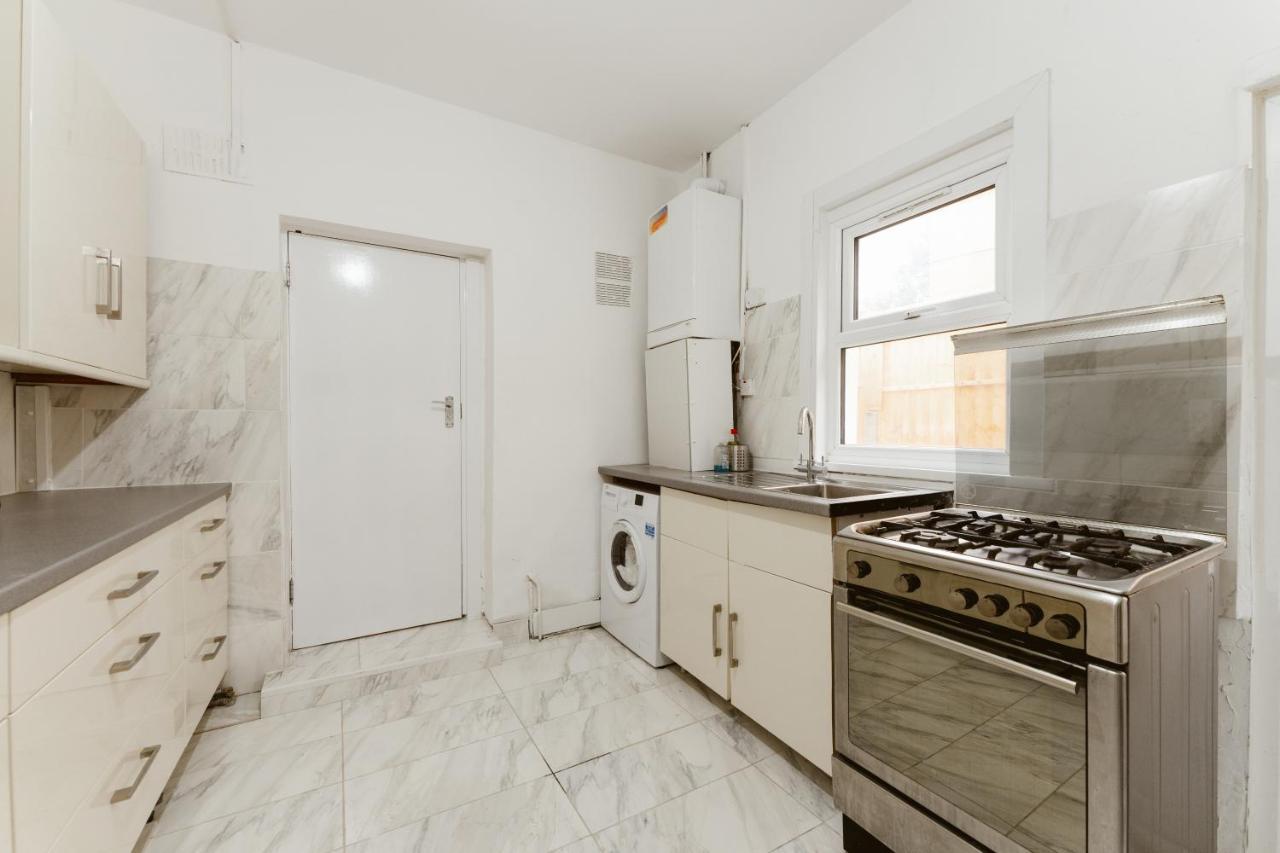 Great Rooms In Plaistow ロンドン エクステリア 写真